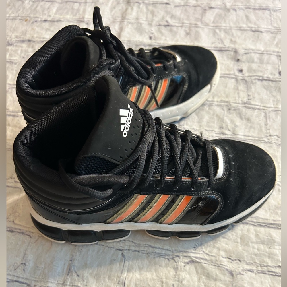 ADIDAS BASKETBALL HIGH TOPS ATHLETIC 378397 BLACK/ORANGE SNEAKERS YOUTH SIZE 4